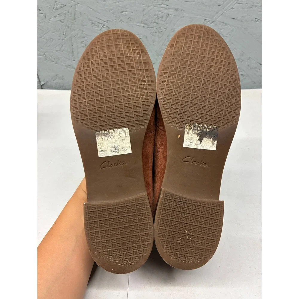 Clarks Suede Penny Loafer Shoes Womens Size 8.5 Brown Comfort Slip On Casual
